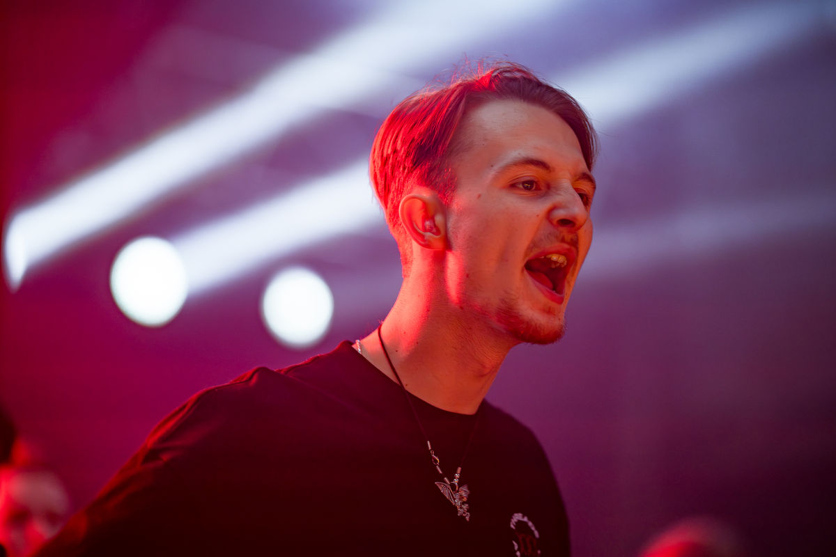 Loading... just a sec